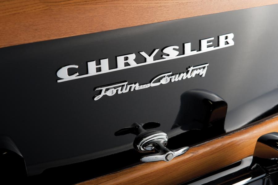  Chrysler Town & Country Newport Coupe 1950 года  (фото 3 из 46)